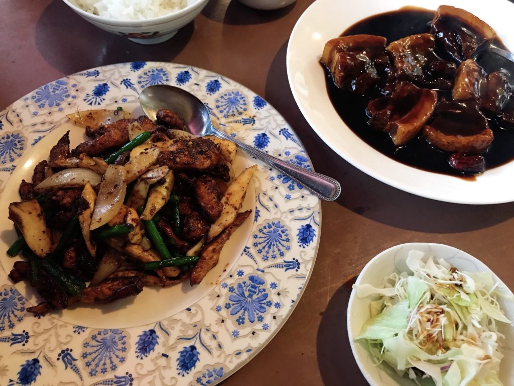 チャイナスパイス食堂の四川鶏肉炒めとなつめ豚肉角煮